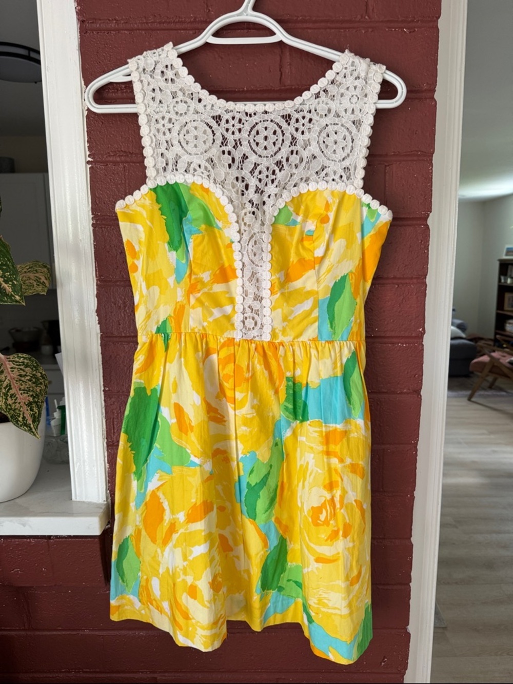 Lilly Pulitzer Yellow Rose Floral Dress with Lace Yoke Size 0